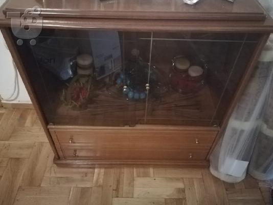 PoulaTo: Έπιπλο τηλεόρασης